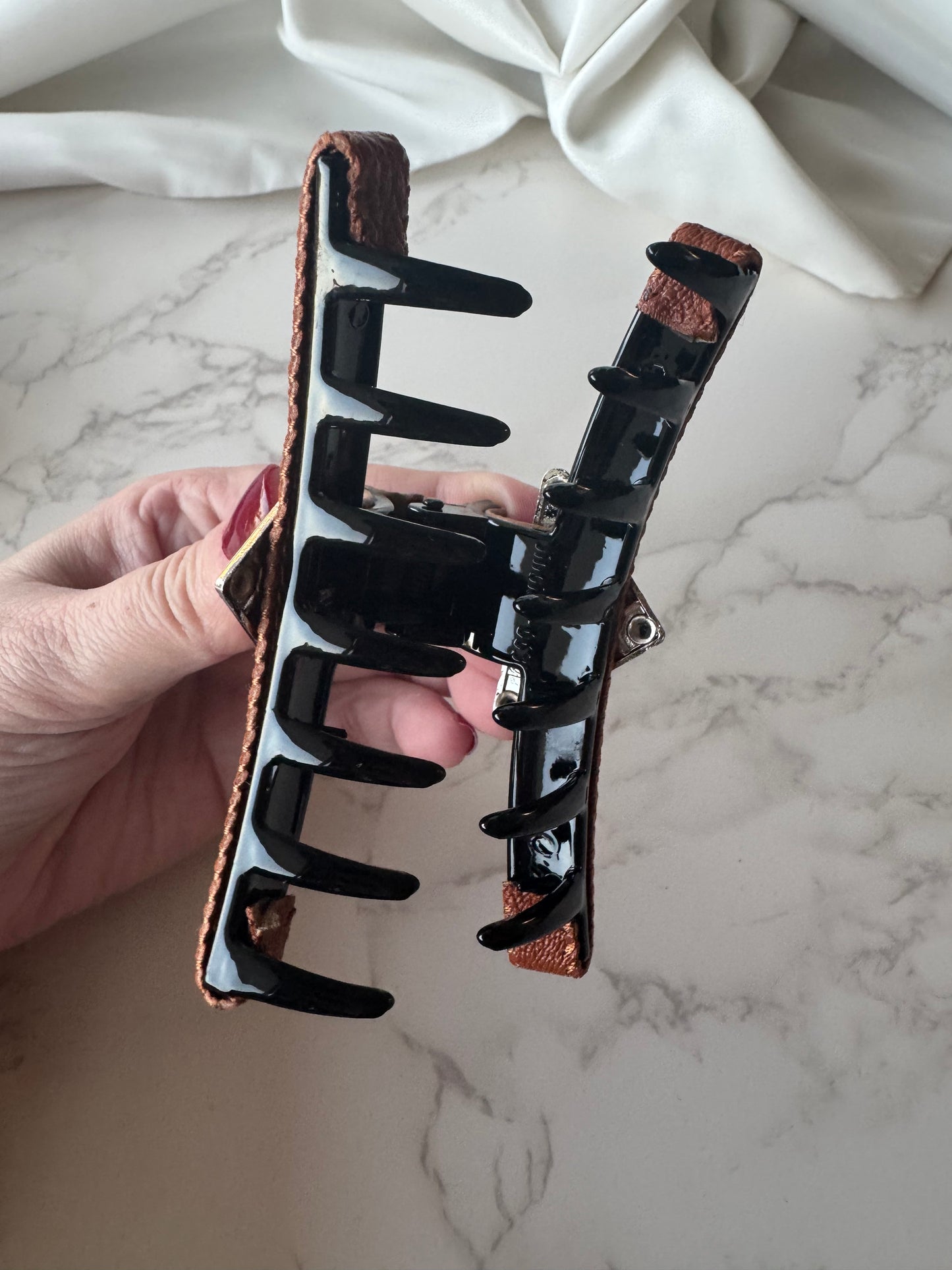 Preda Leather Κλαμερ