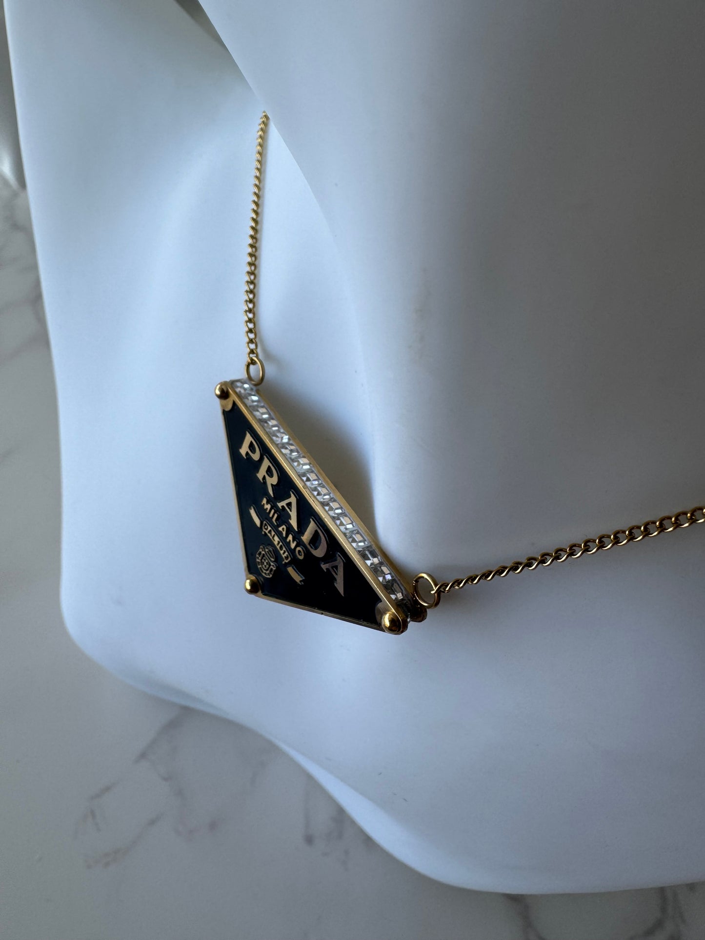 Preda Strassy Triangle Κολιέ