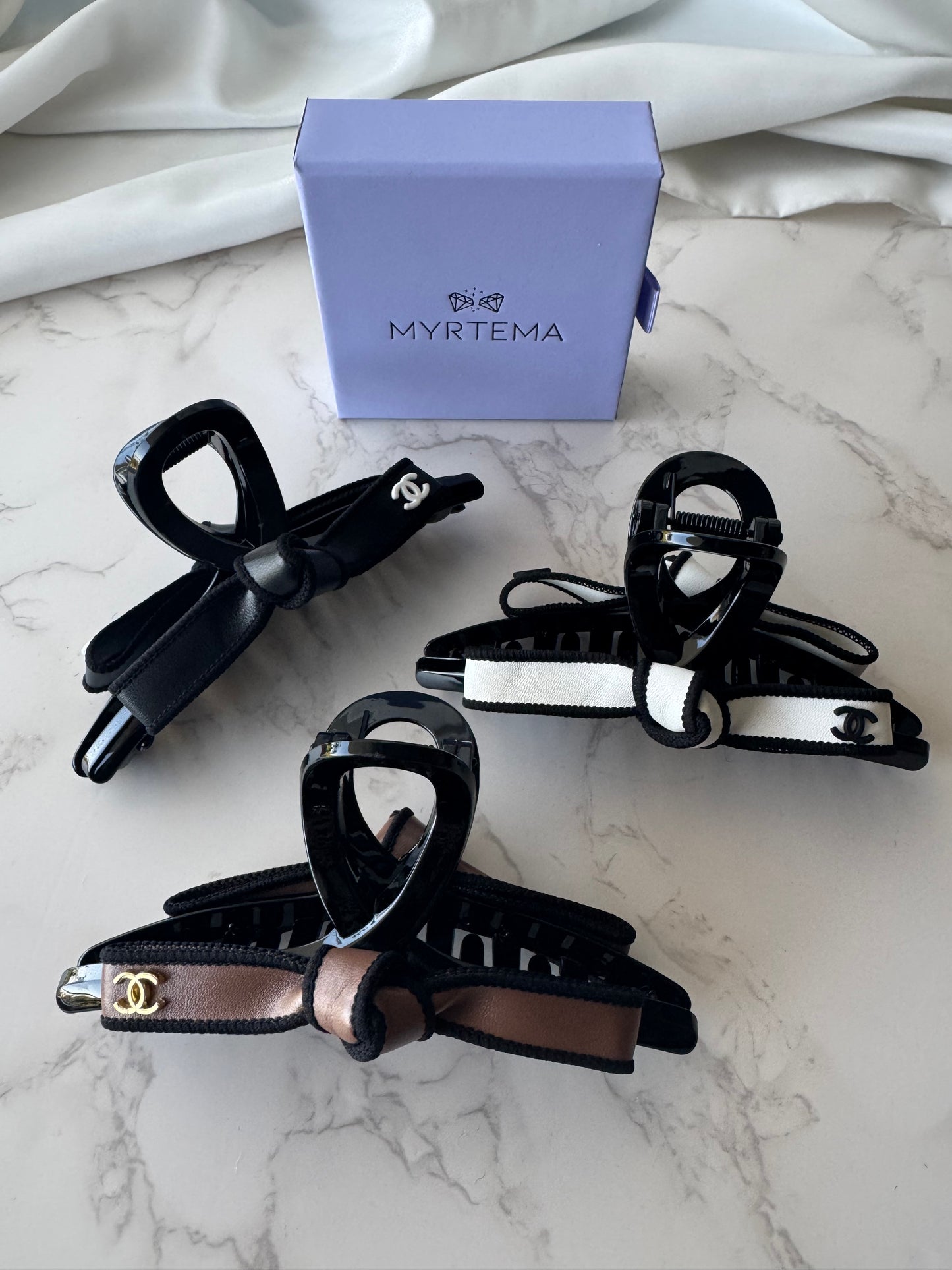 Chanelia Leather Bow Κλαμερ