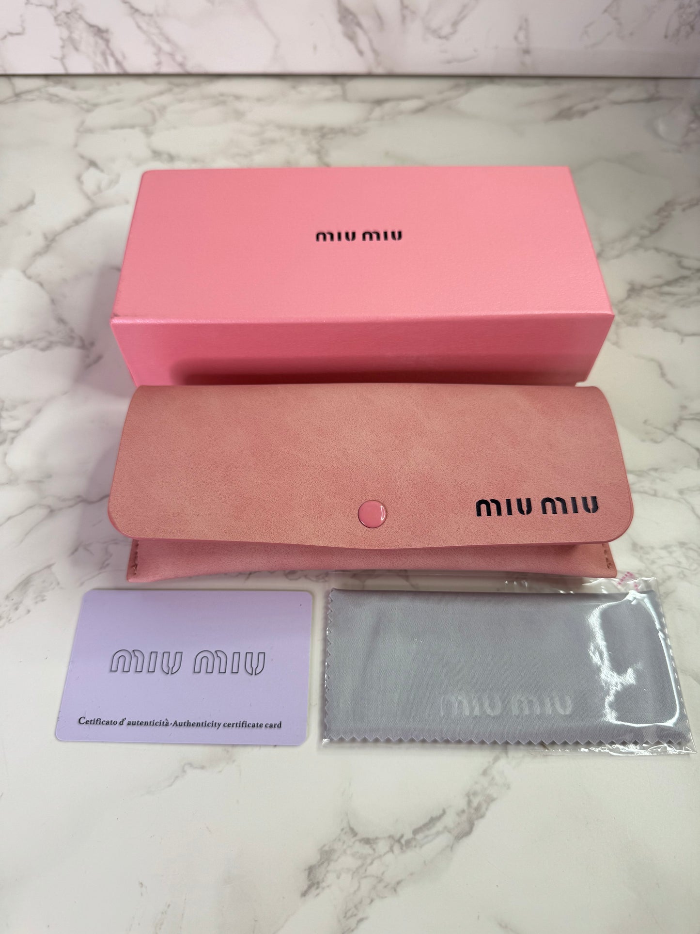 MIU Trendy Oval Sunglasses
