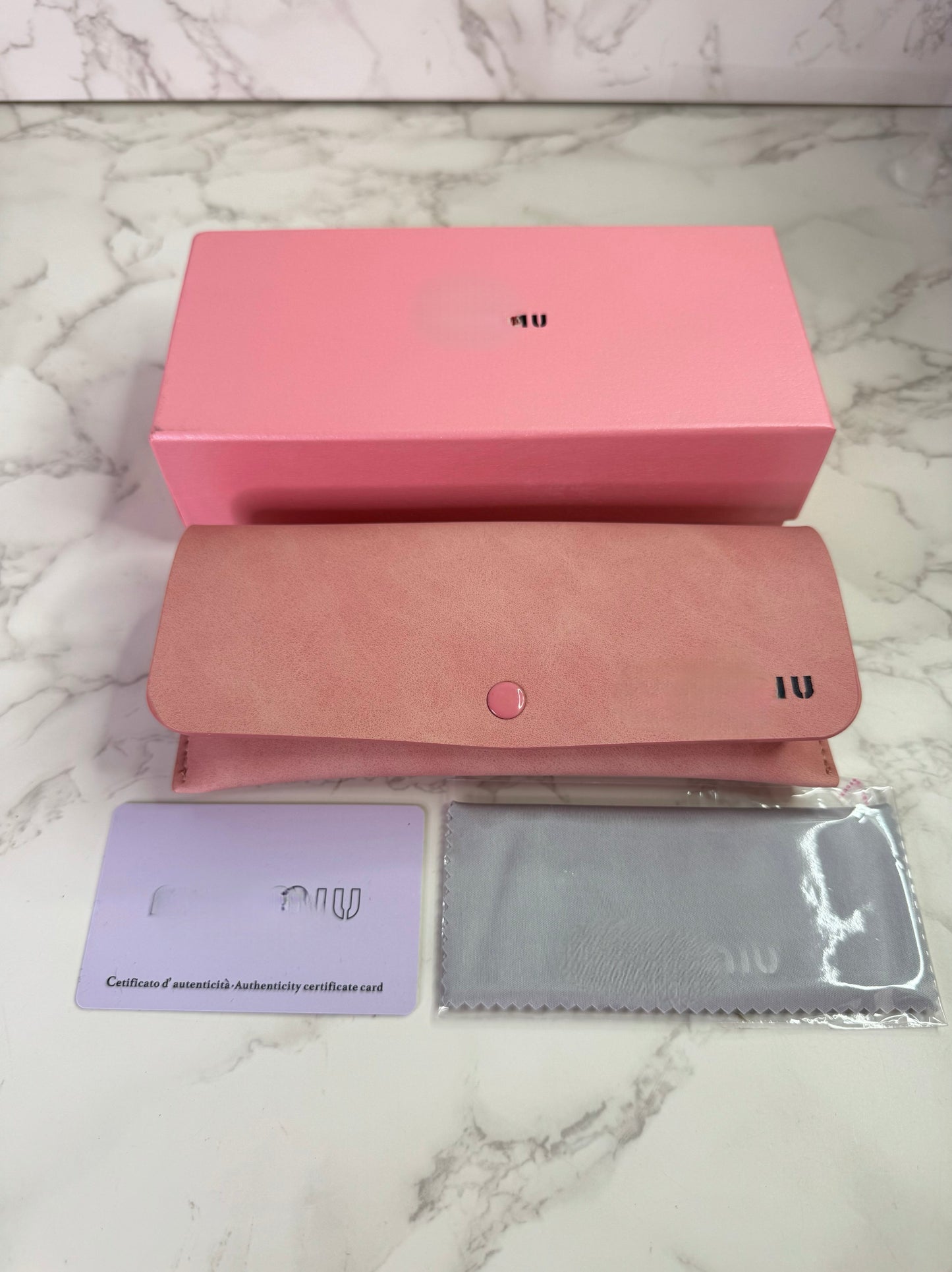 MIUu Trendy Oval Sunglasses