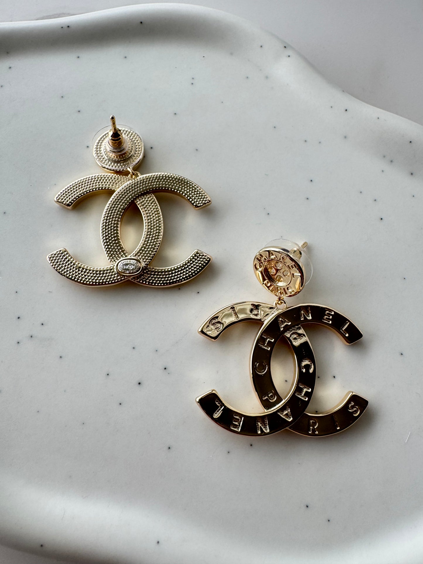 Chanelia Button Σκουλαρίκια