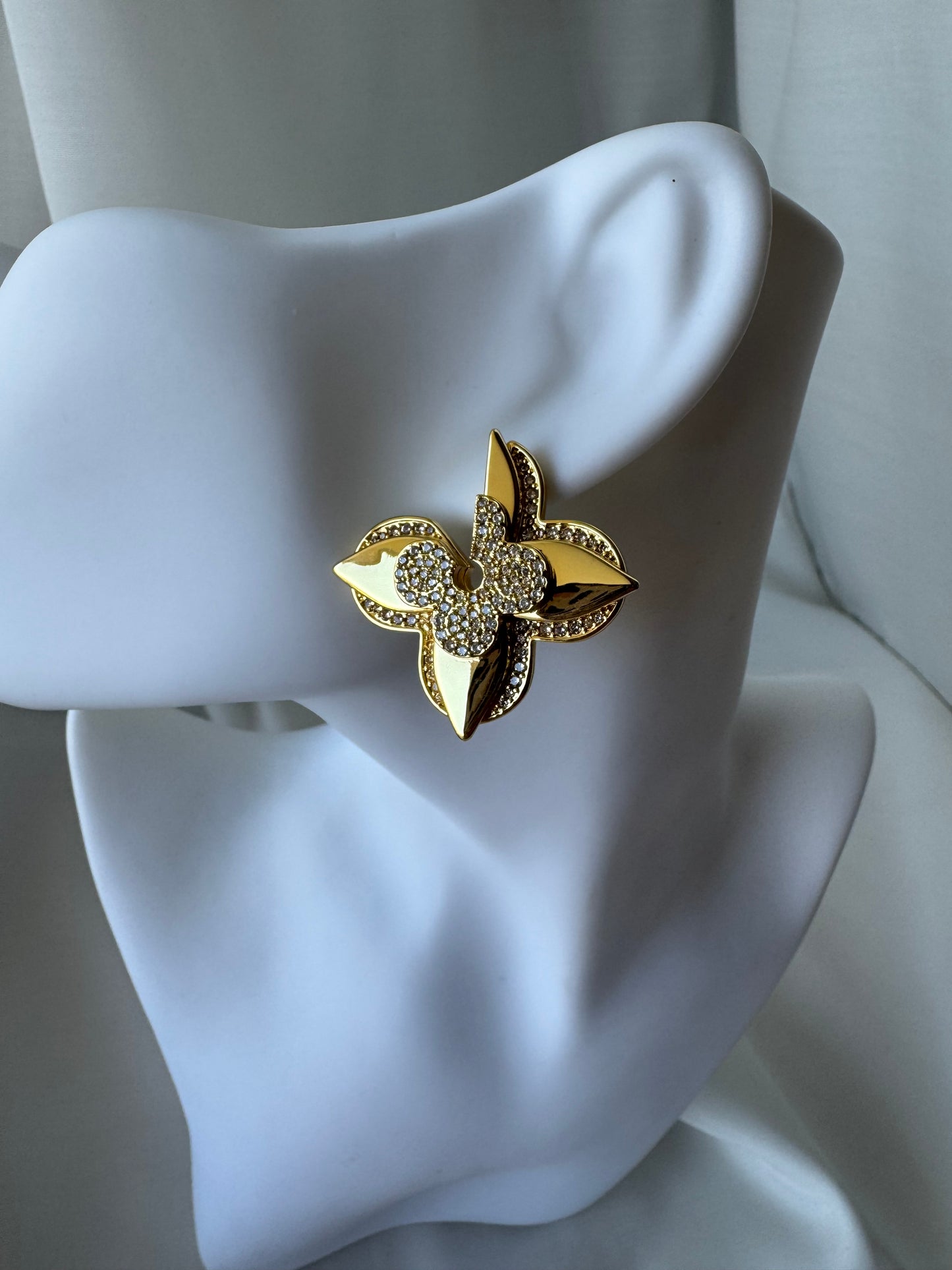 Louiva Flower Σκουλαρίκια