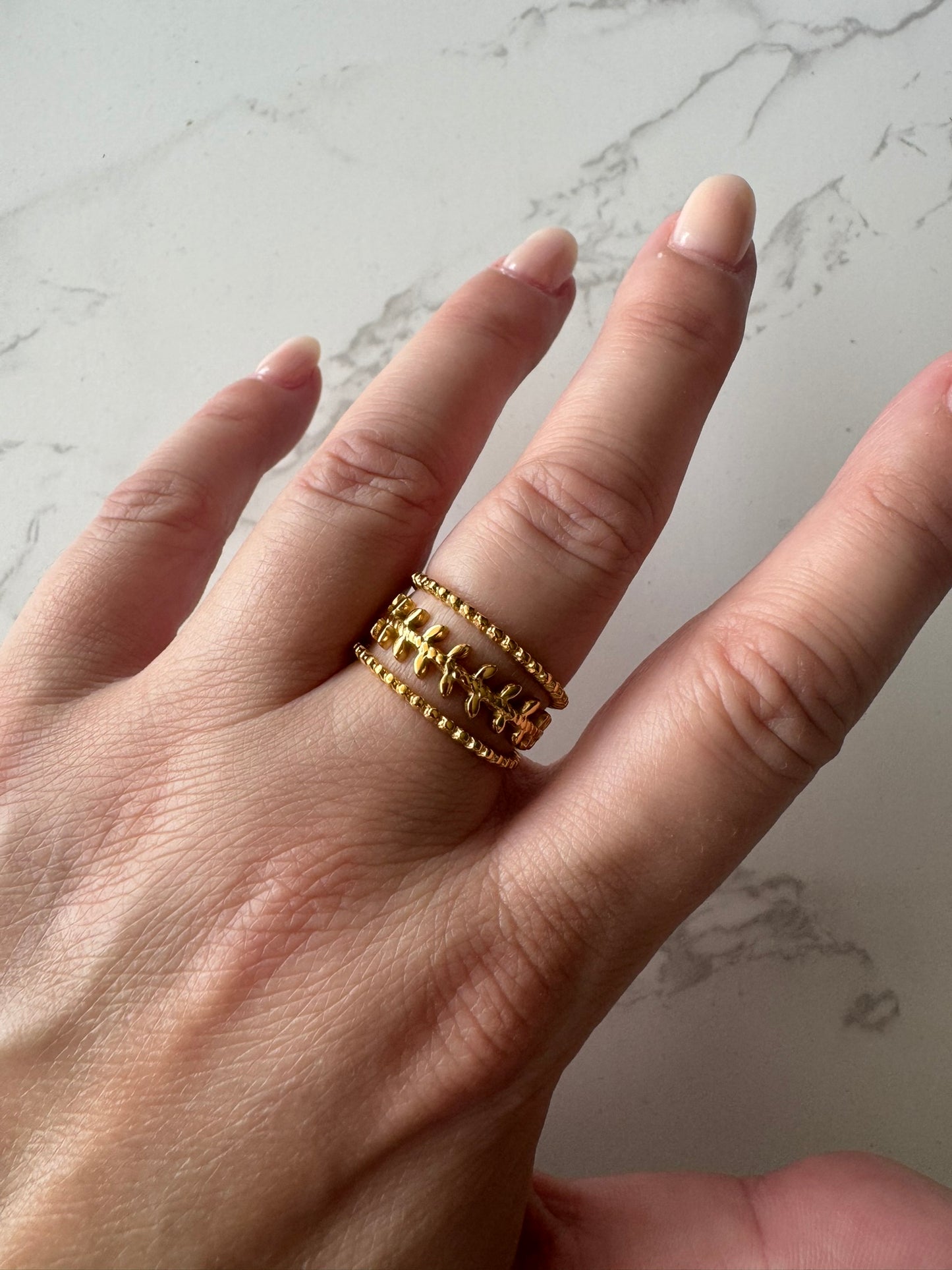 Elia Ring