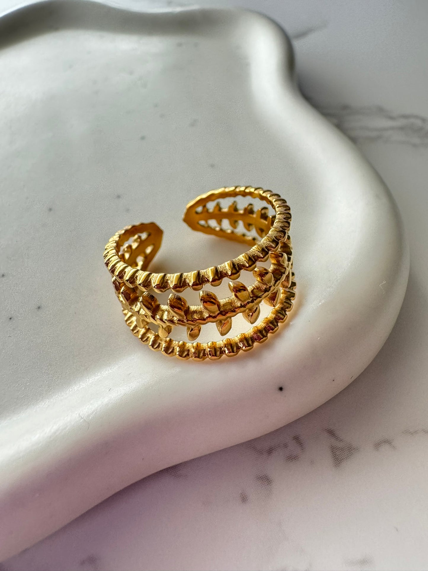 Elia Ring