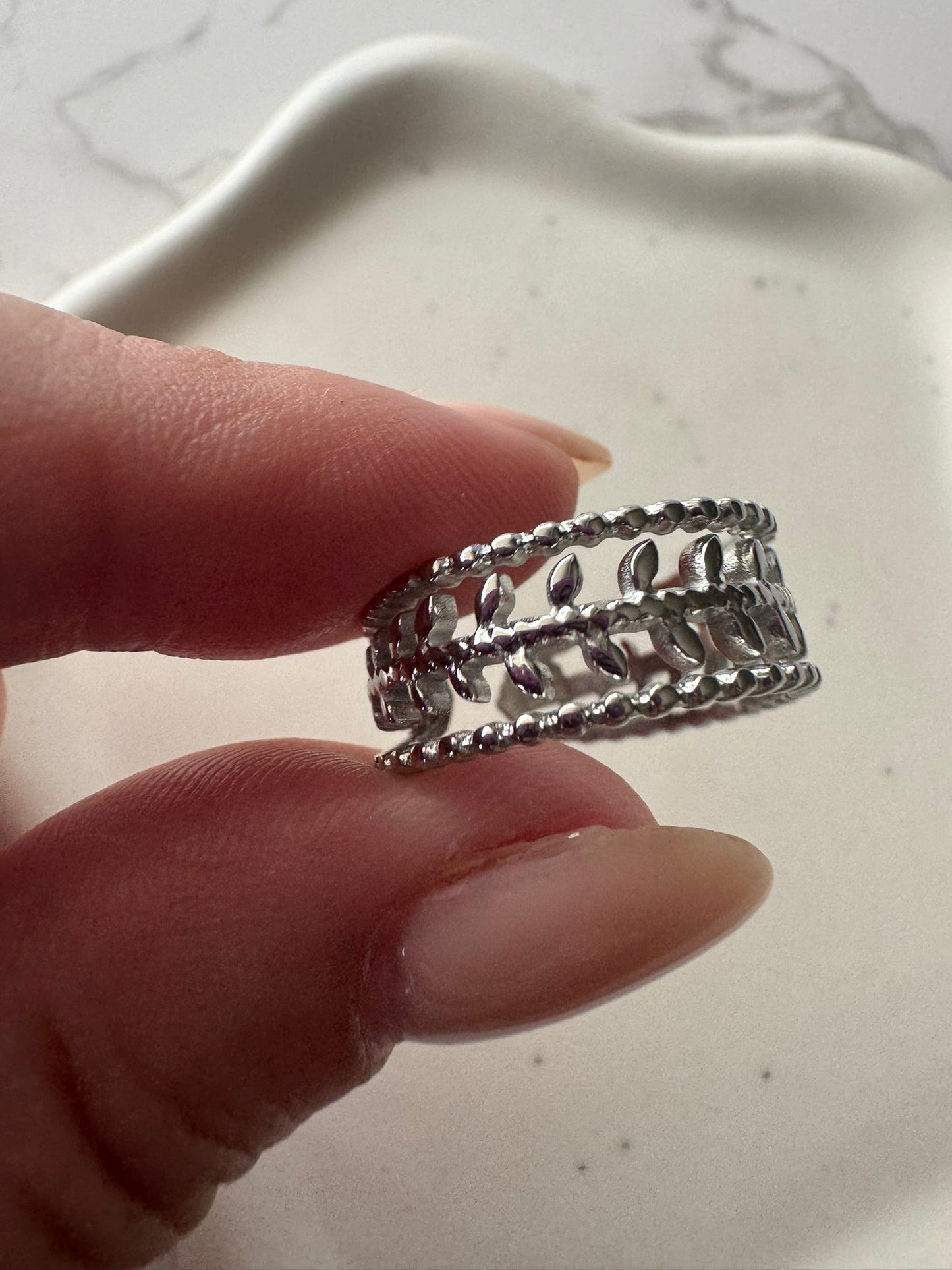 Elia Ring