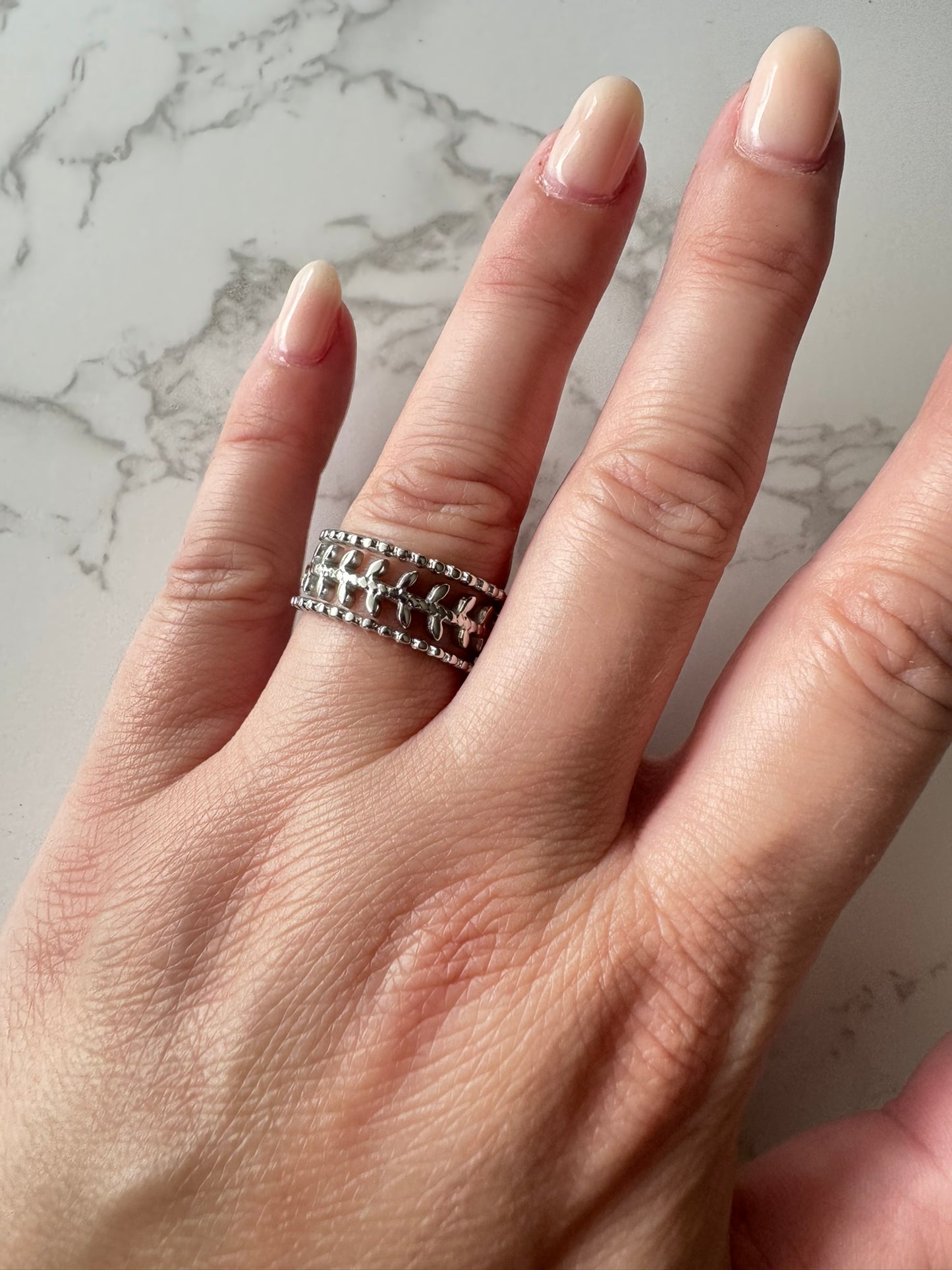 Elia Ring