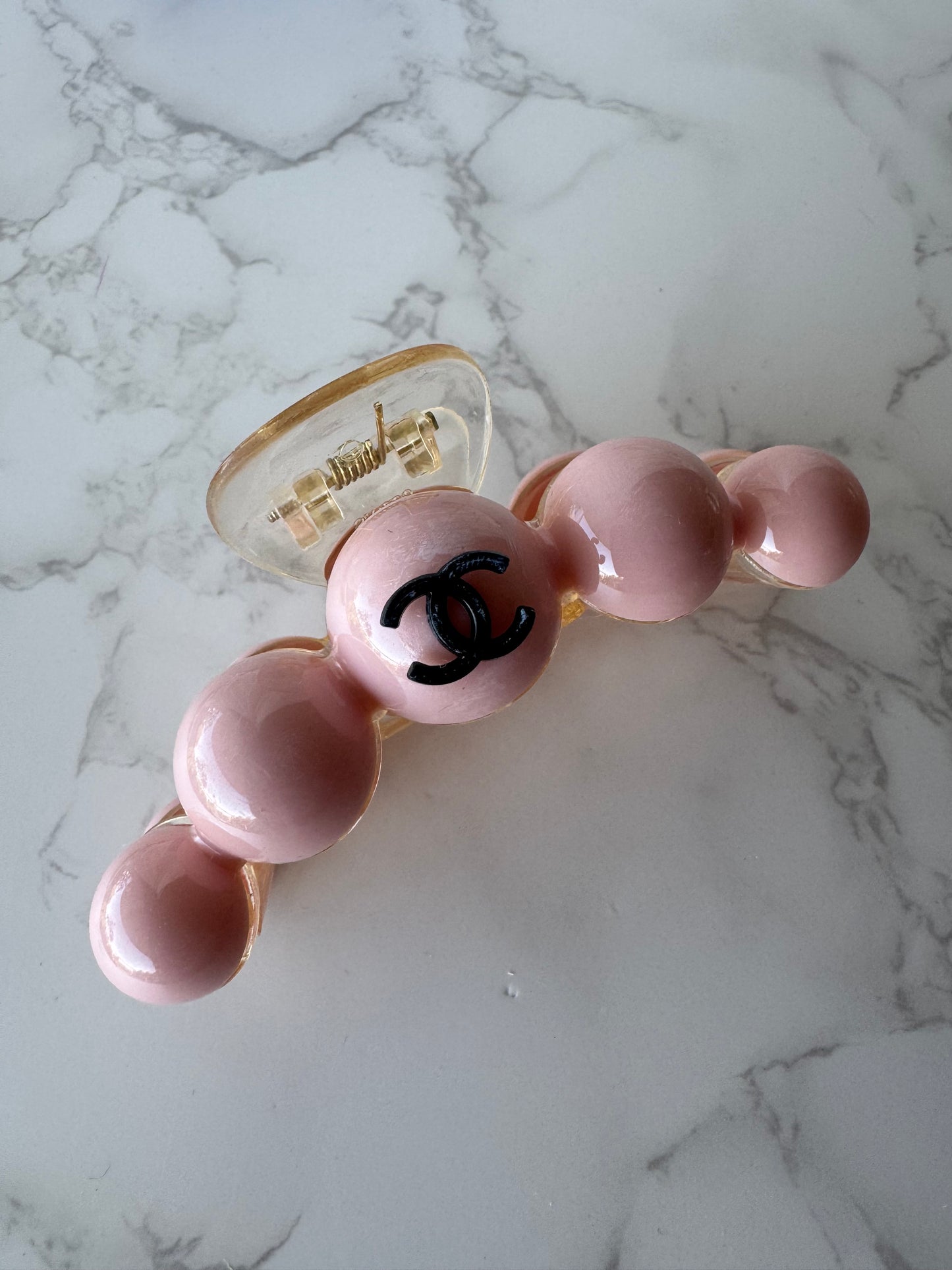 Chanel Pearl Fantasy Hair Clip