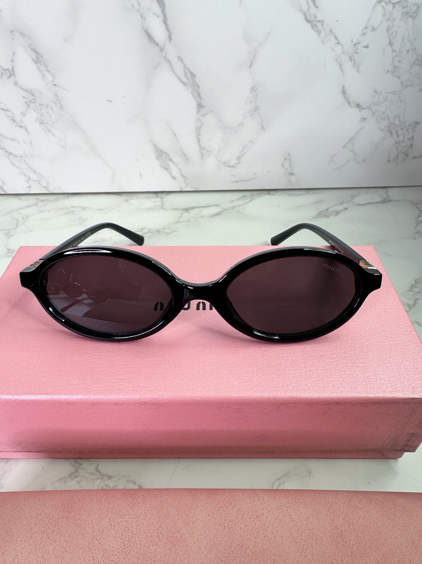 MIU Trendy Oval Sunglasses