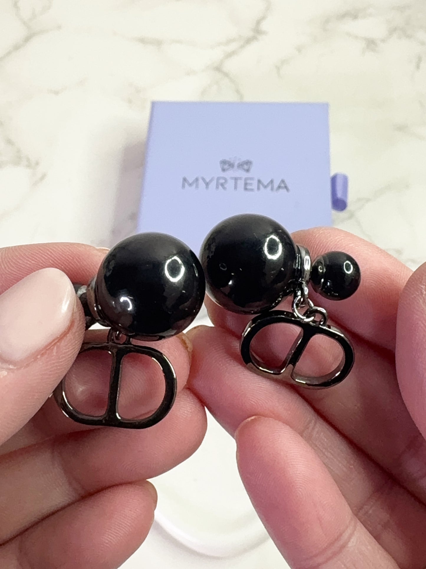 Diora Edge Black Σκουλαρίκια