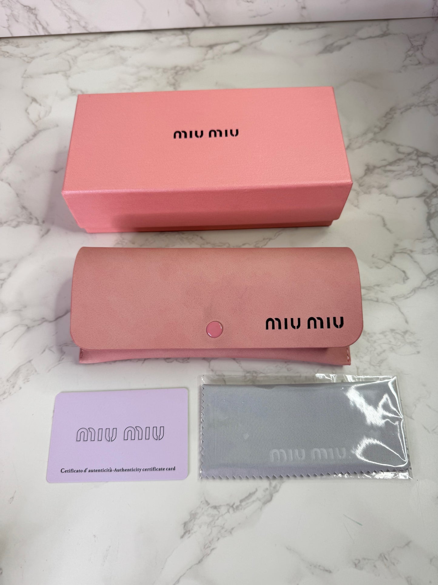 MIU Elegant Sunglasses