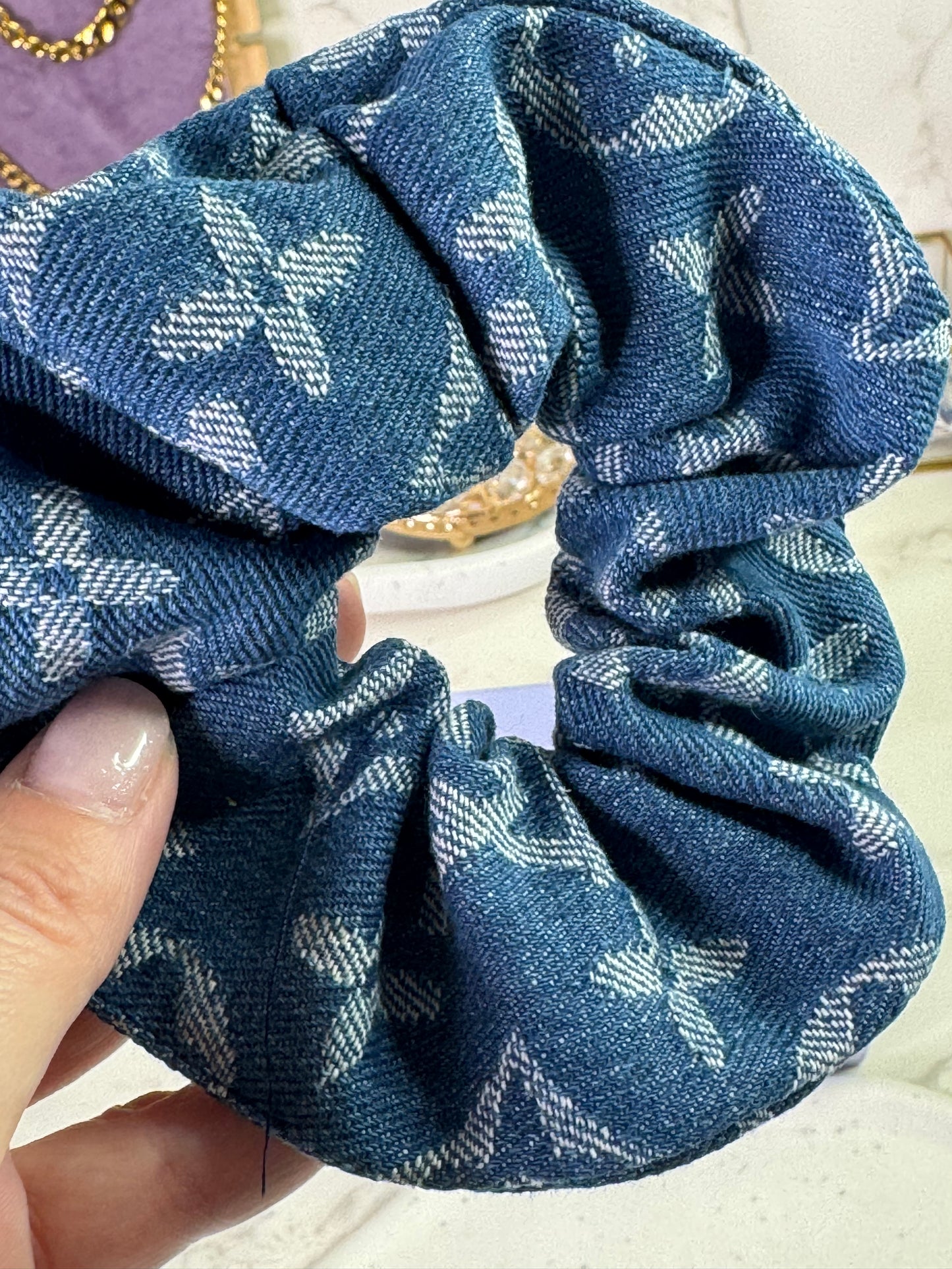Louiva Jeans Scrunchie
