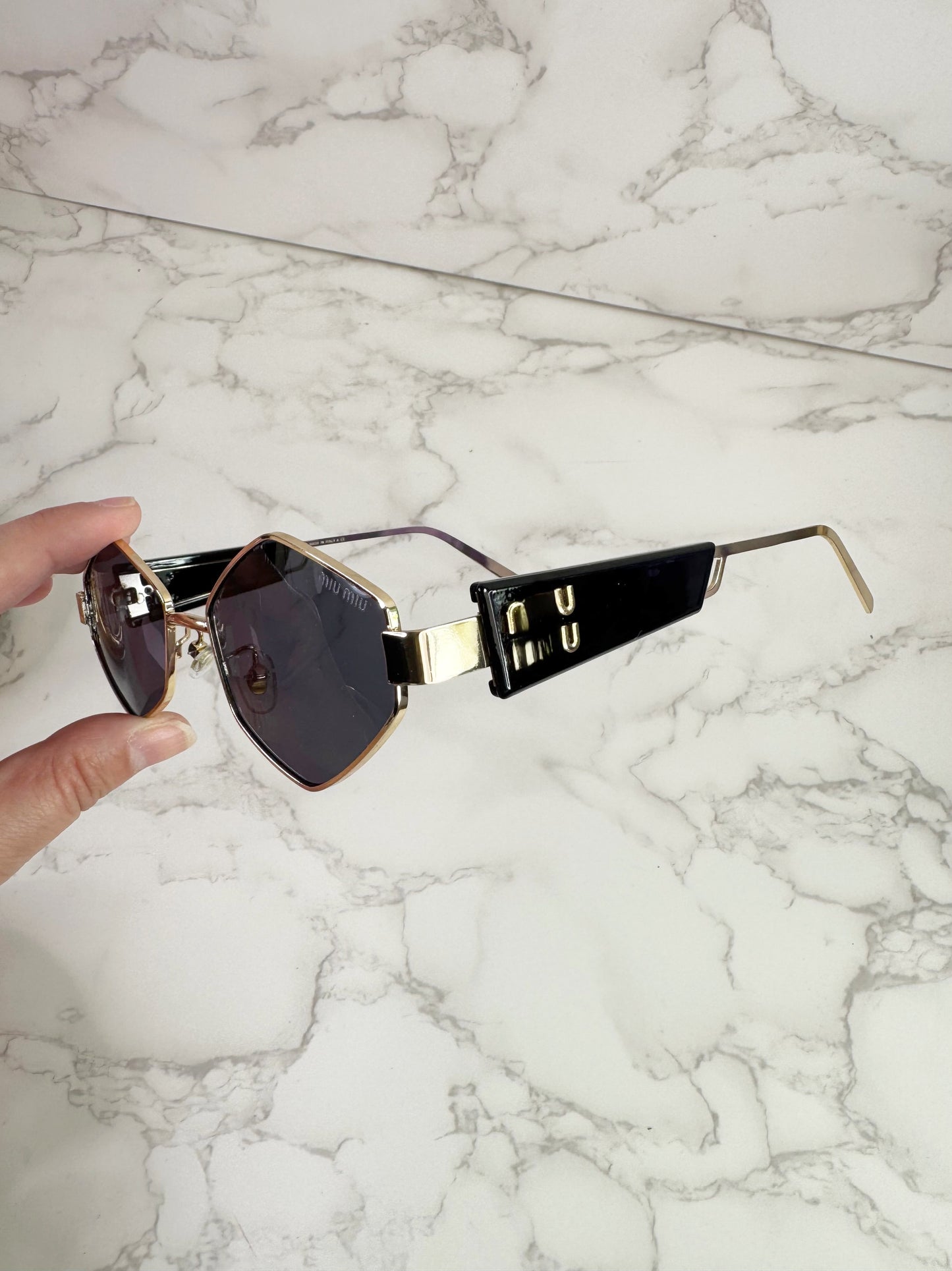 MIU Polygonal Sunglasses