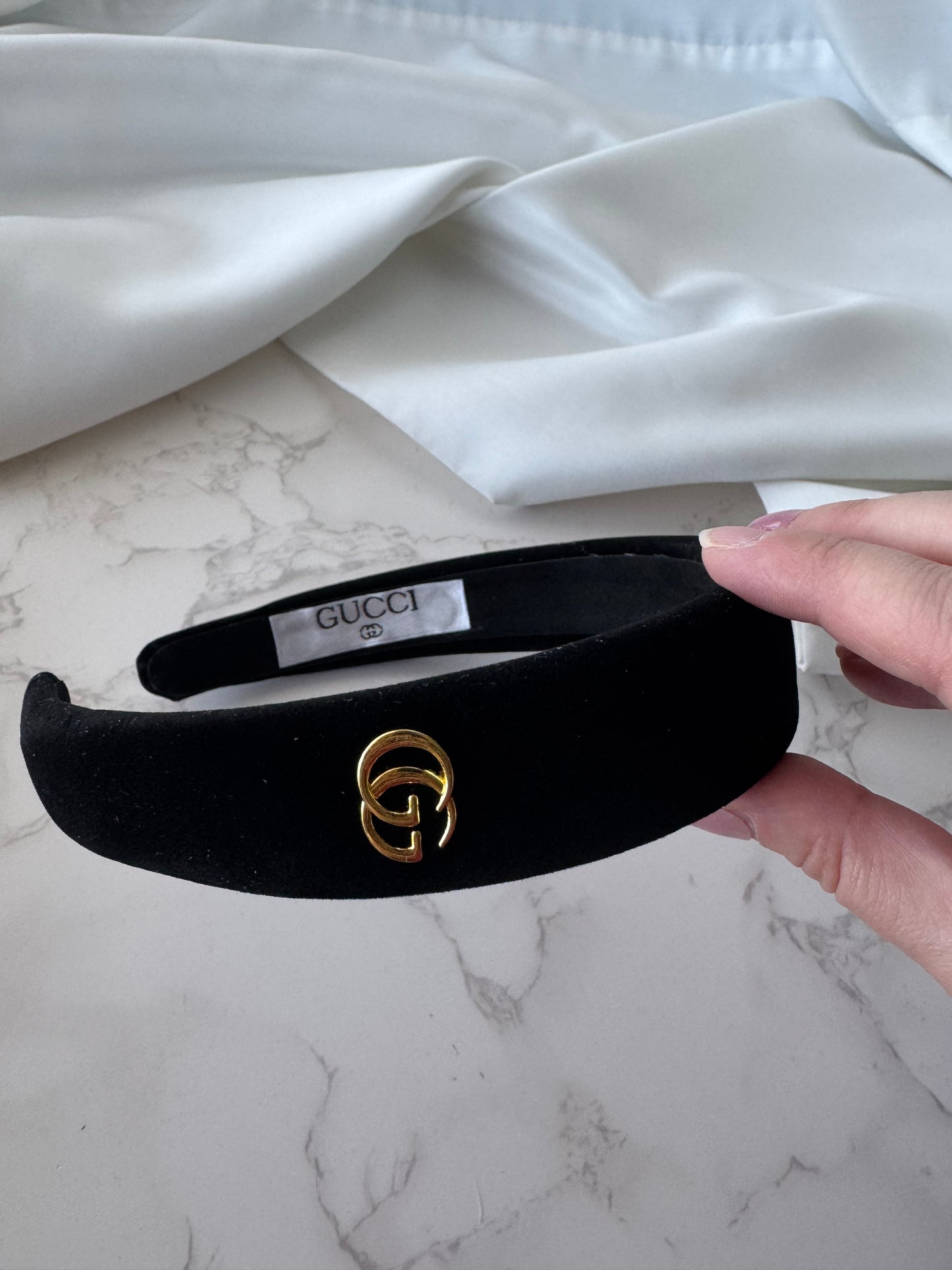 Gigi Velvet Στέκα