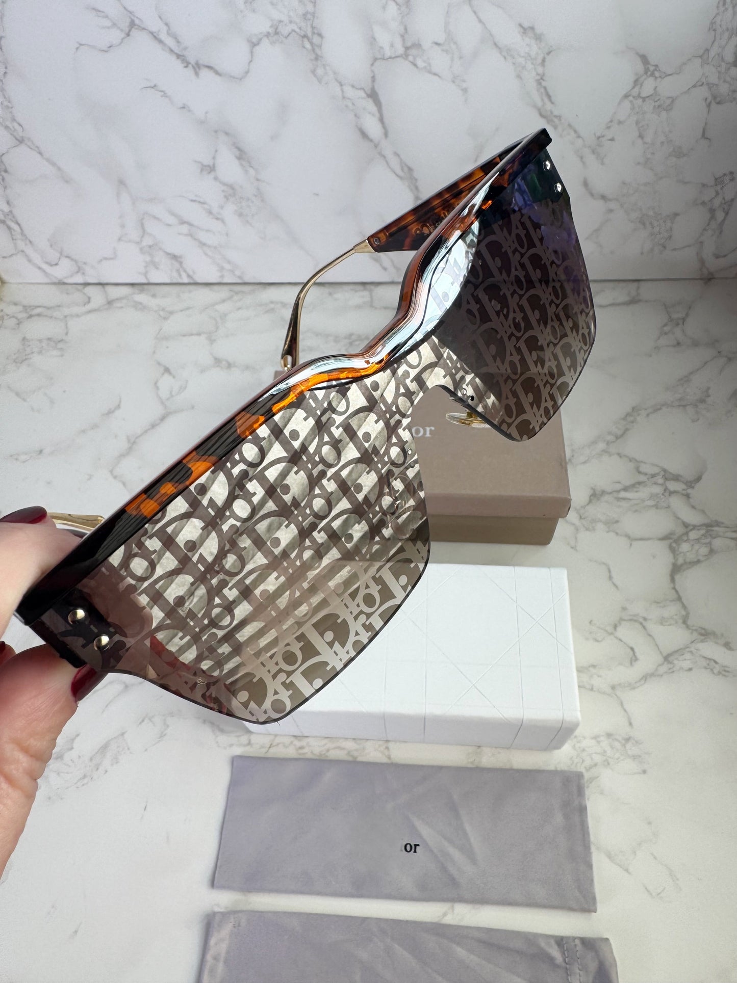 Diora Logo Print Sunglasses