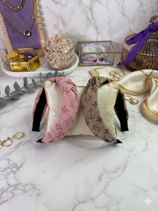 LV Fabric Knot Στεκα