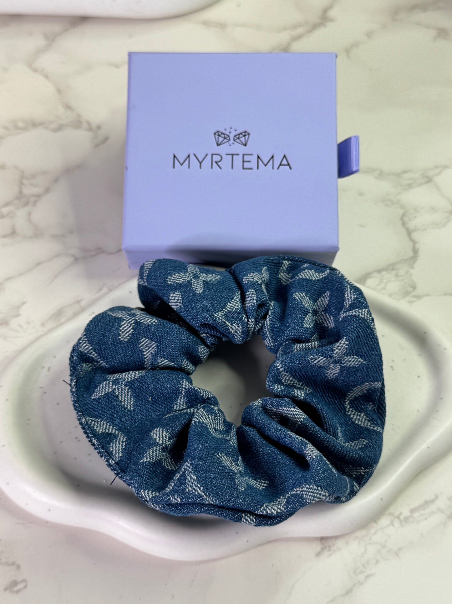 Louiva Jeans Scrunchie