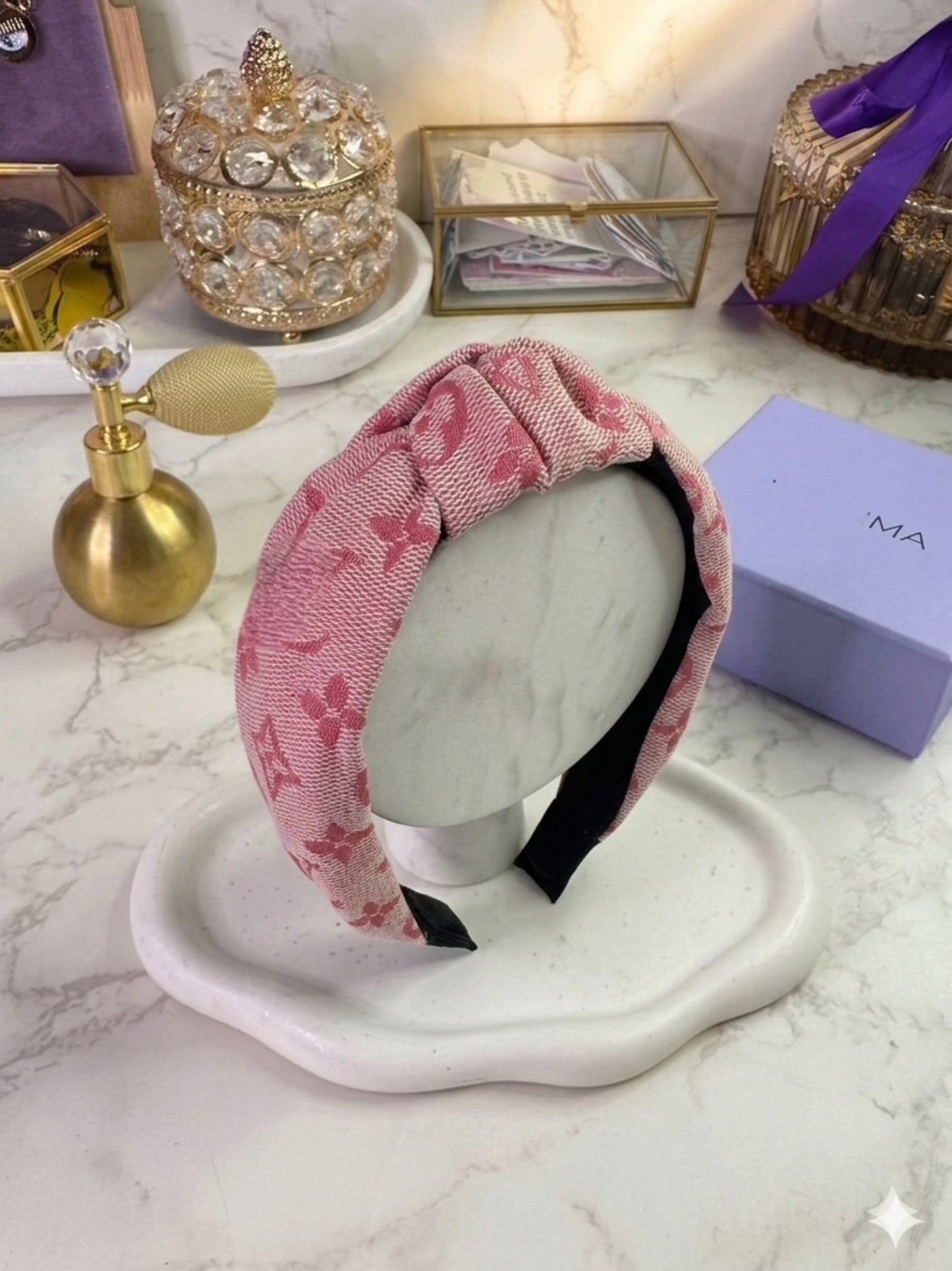 LV Fabric Knot Στεκα