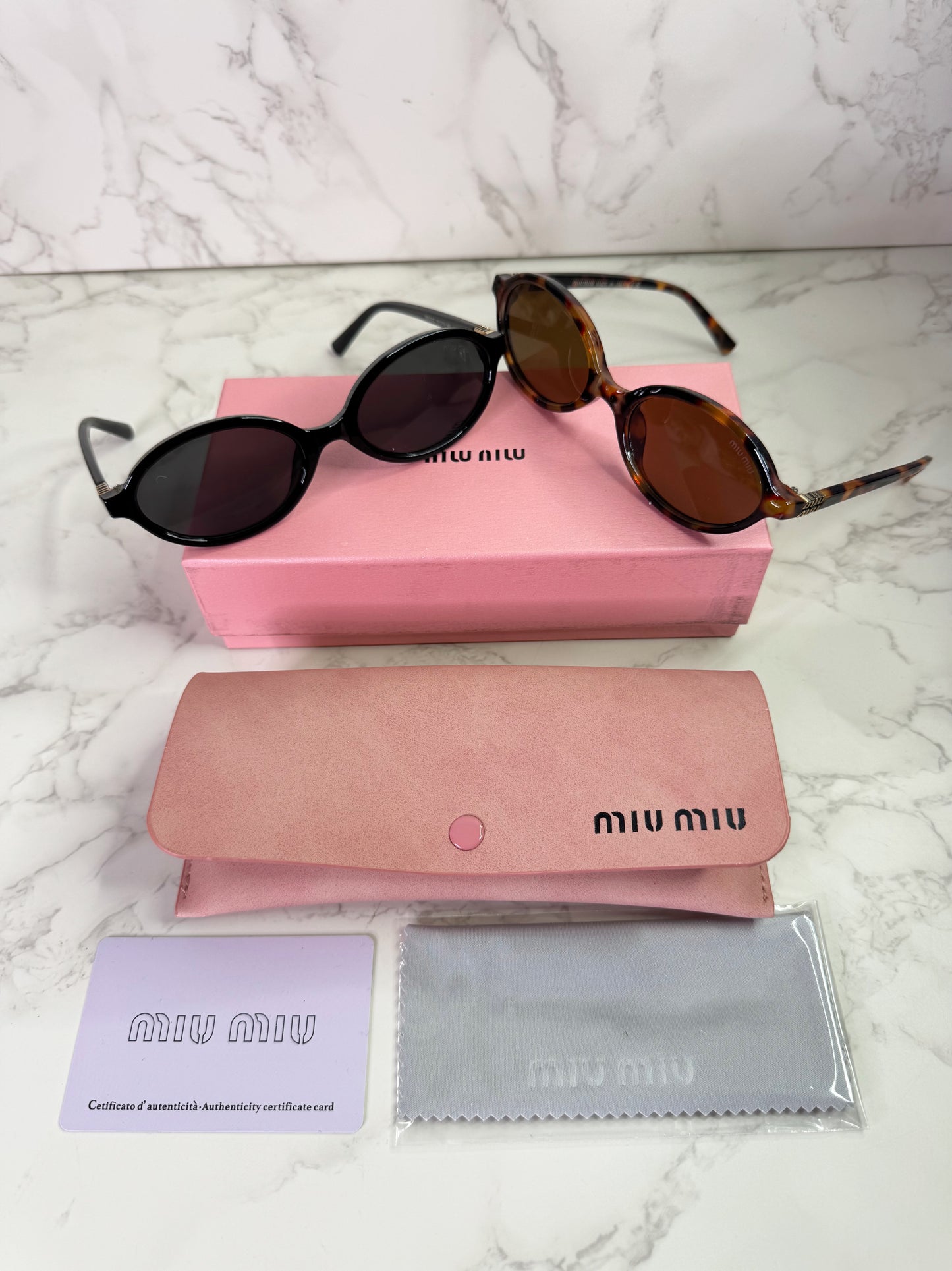 MIU Trendy Oval Sunglasses