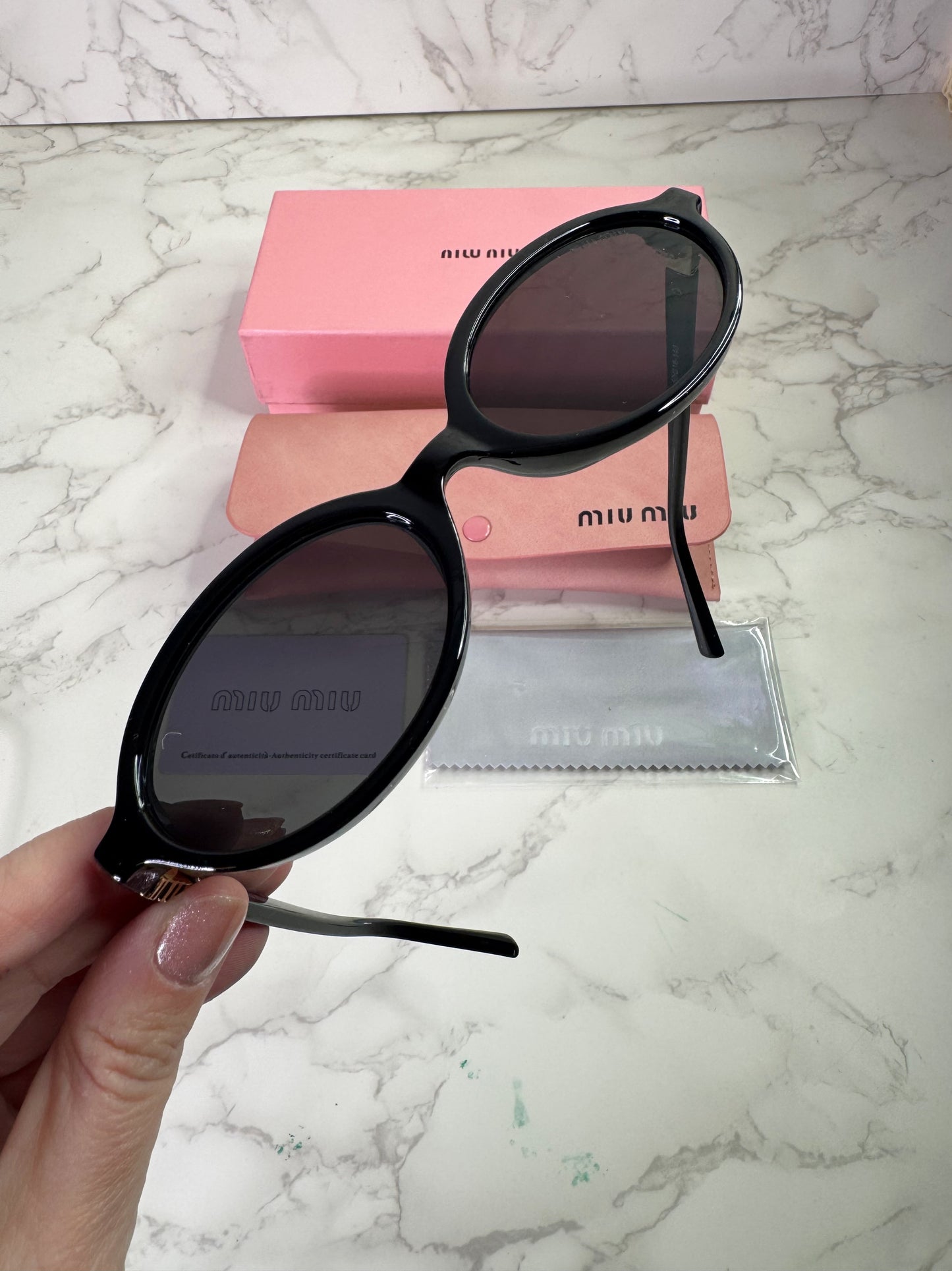 MIU Trendy Oval Sunglasses