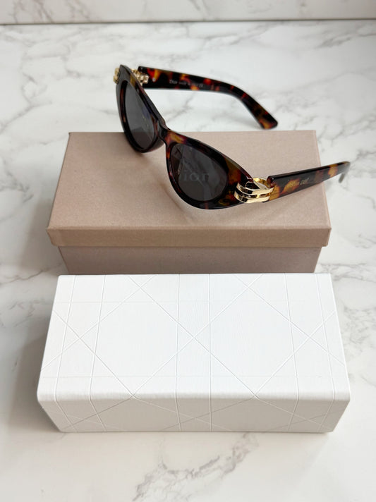 Diora Butterfly Slim Sunglasses