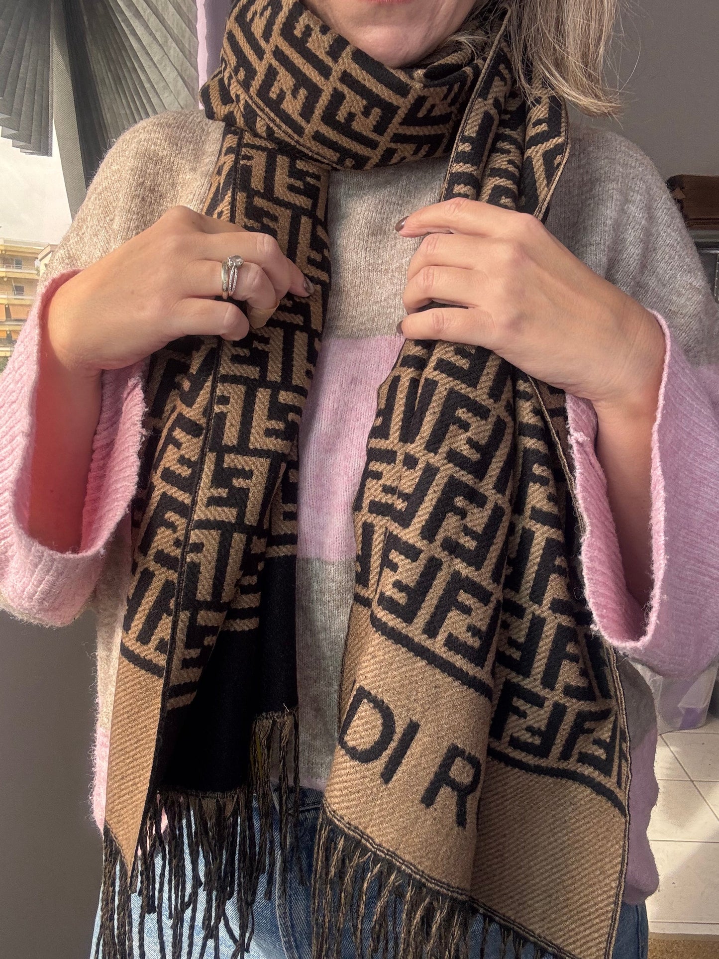 Fendia Κασκόλ-Πασμίνα