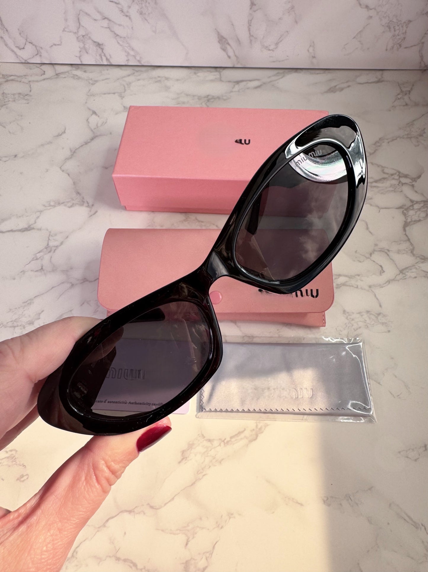 MIU Slim Sunglasses