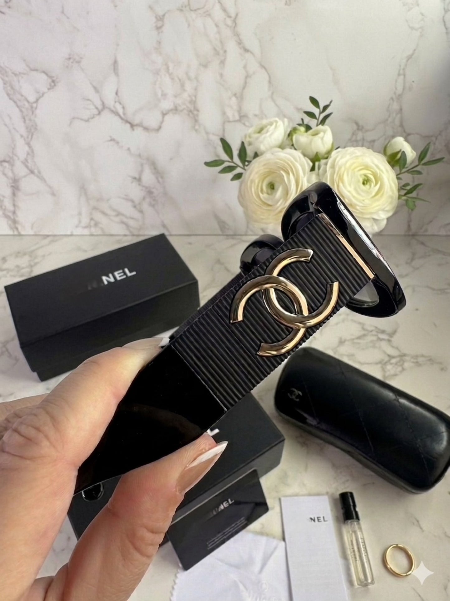 Chanelia Silhouette Sunglasses