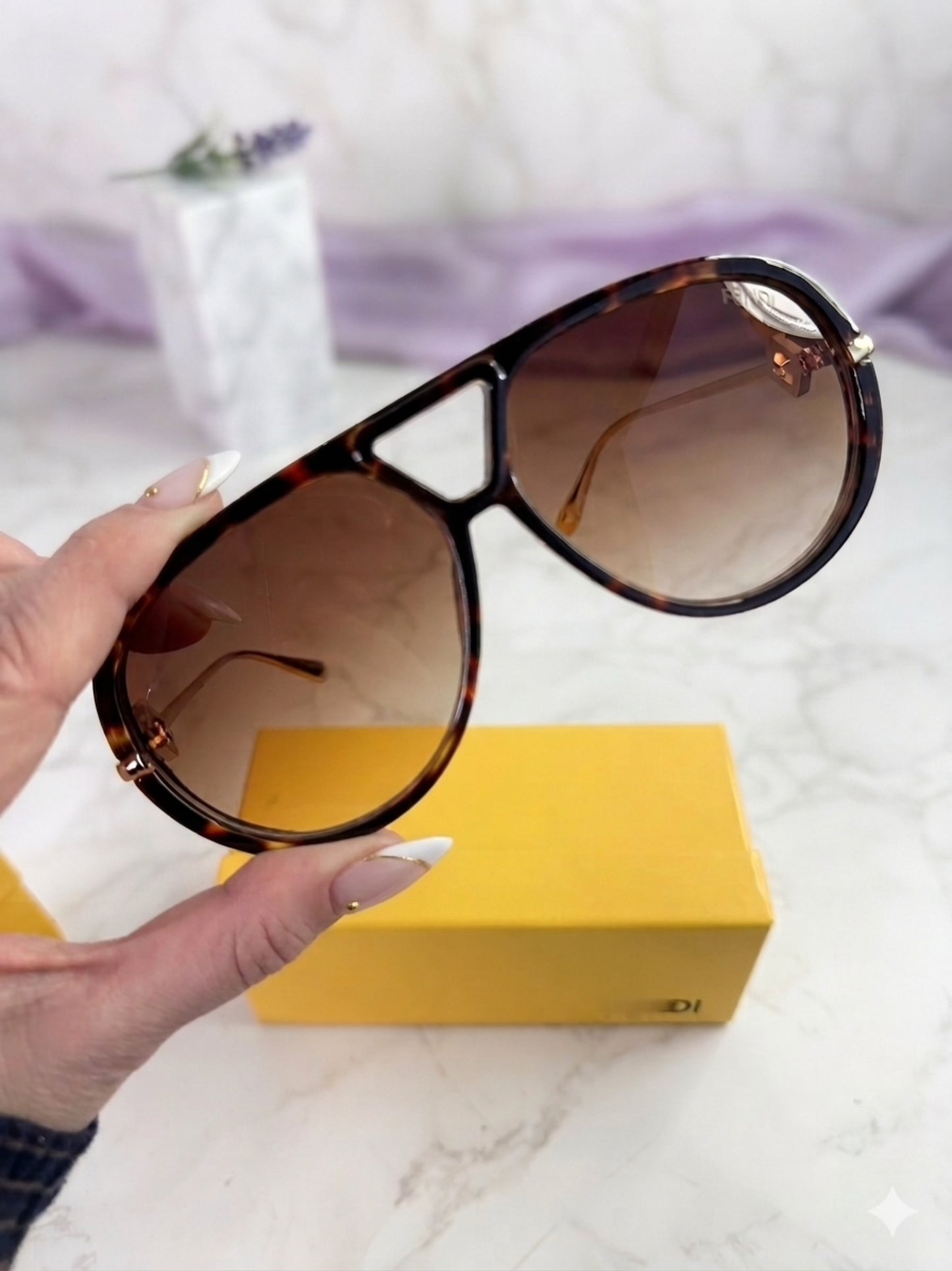 Fendia Aviator Sunglasses